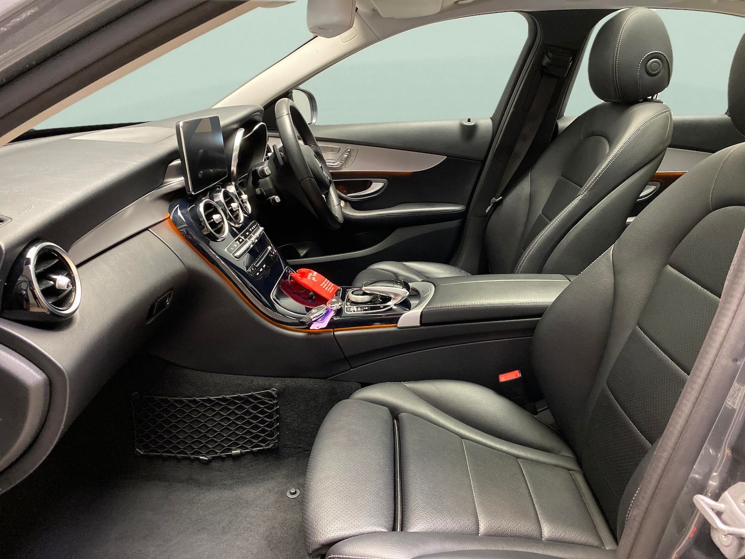 Used Mercedes-Benz C Class 2018 for sale - 77932439: Photo 4