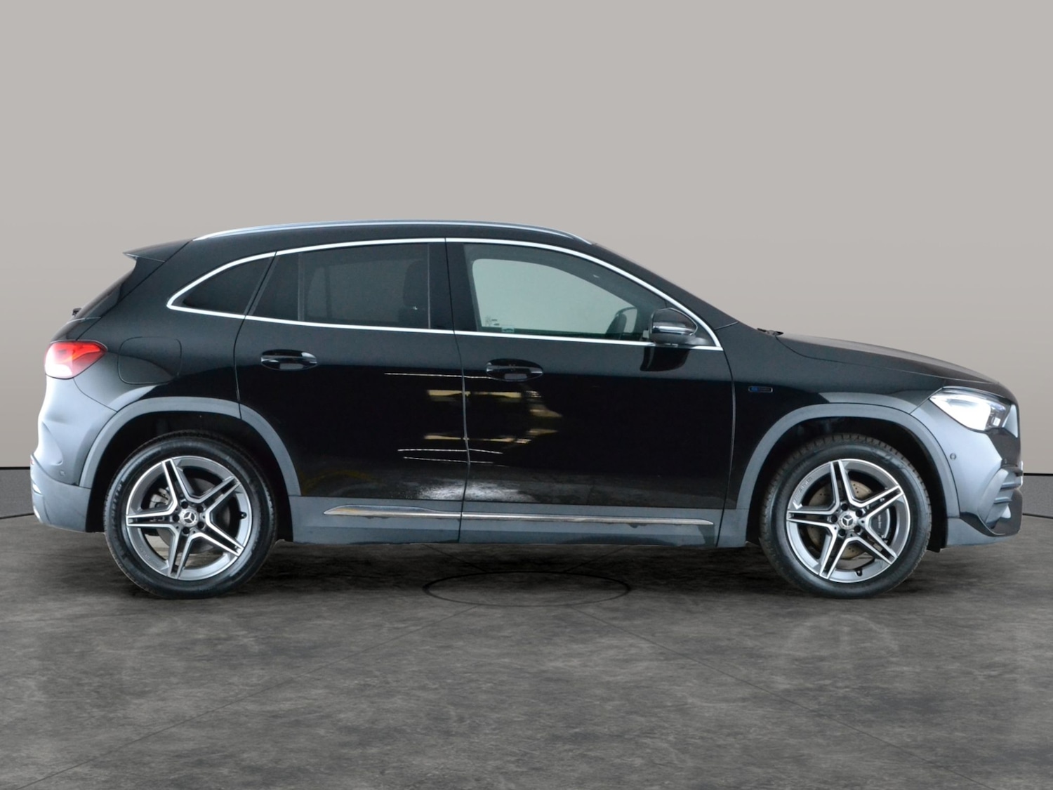 Used Mercedes-Benz GLA 2021 for sale - 77711103: Photo 10