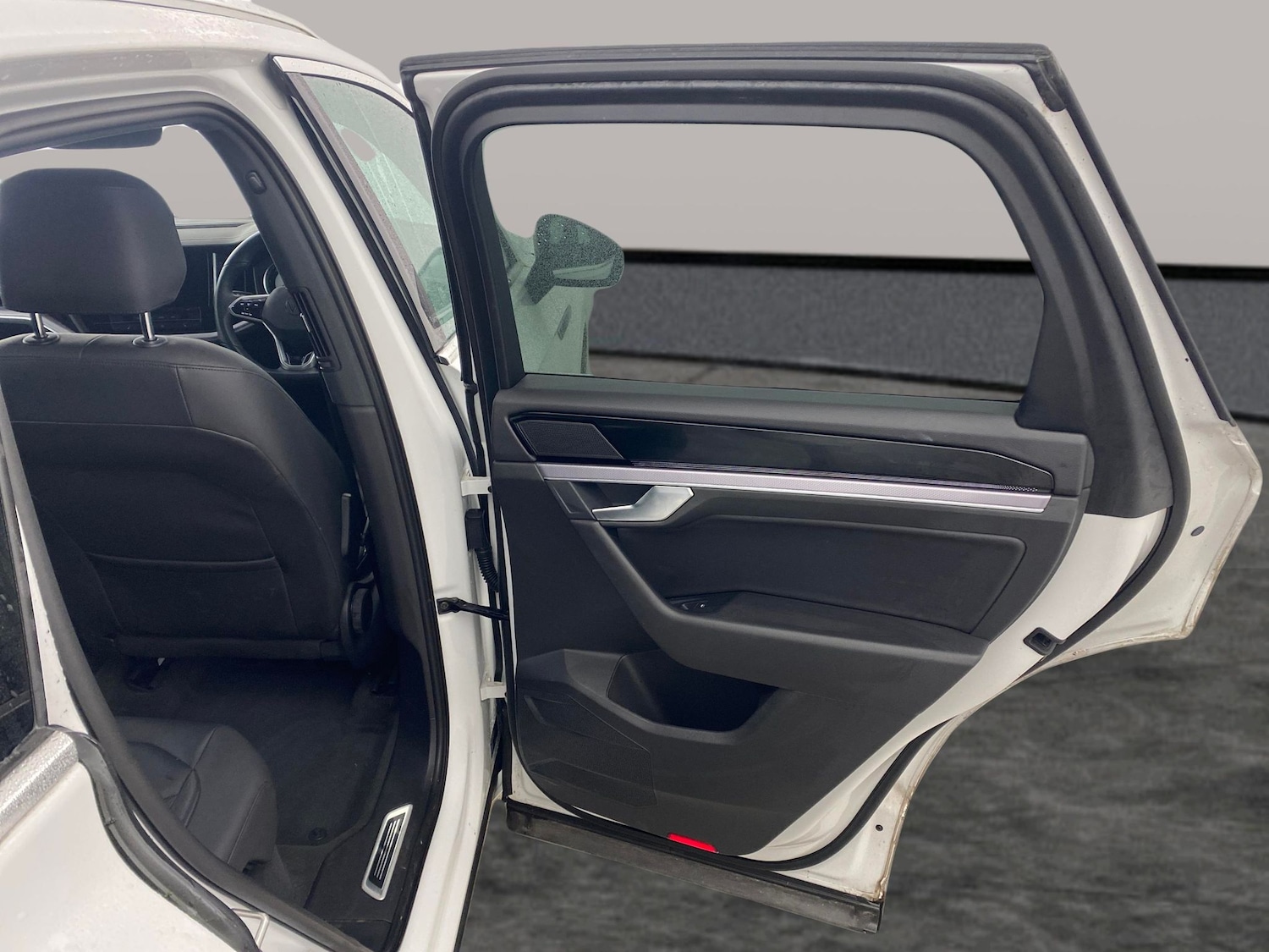 Used Volkswagen Touareg 2022 for sale - 77480448: Photo 27