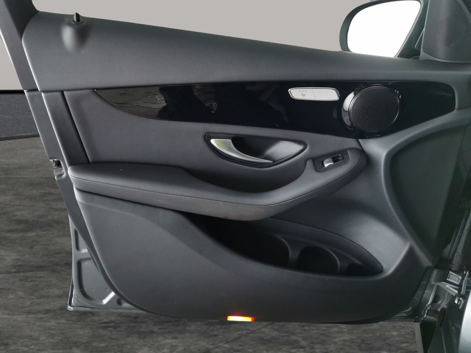 Used Mercedes-Benz GLC 2020 for sale - 77364882: Photo 24