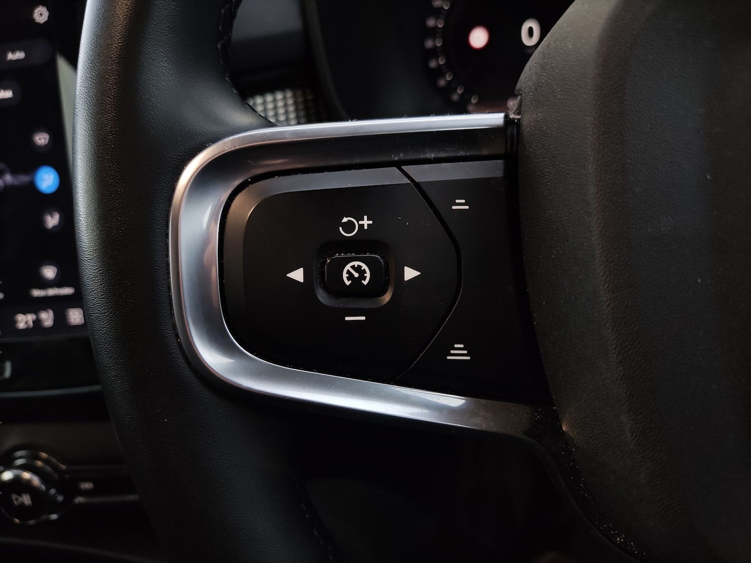 Used Volvo XC40 2021 for sale - 78110039: Photo 31