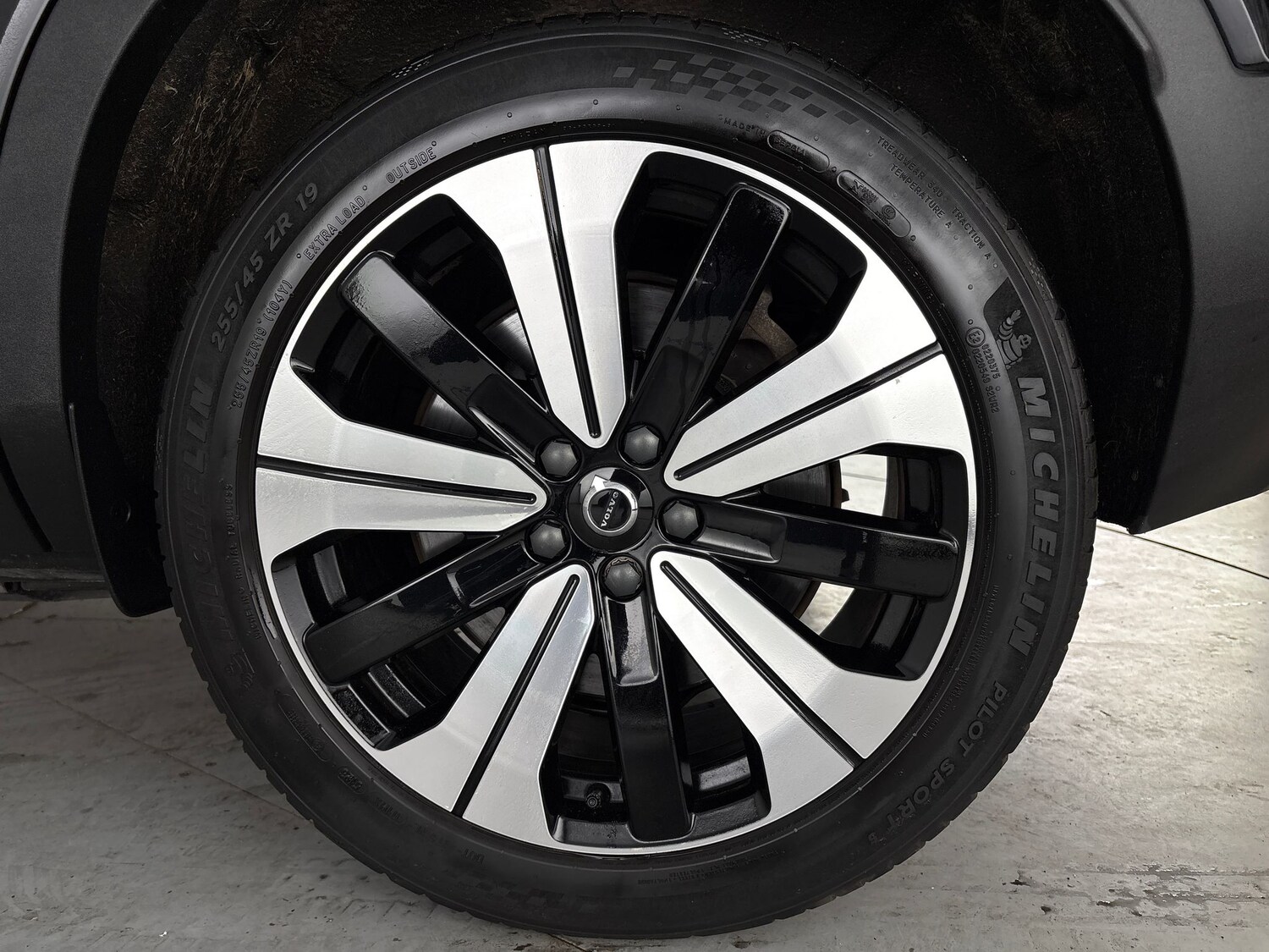 Used Volvo XC40 2023 for sale - 78178119: Photo 15