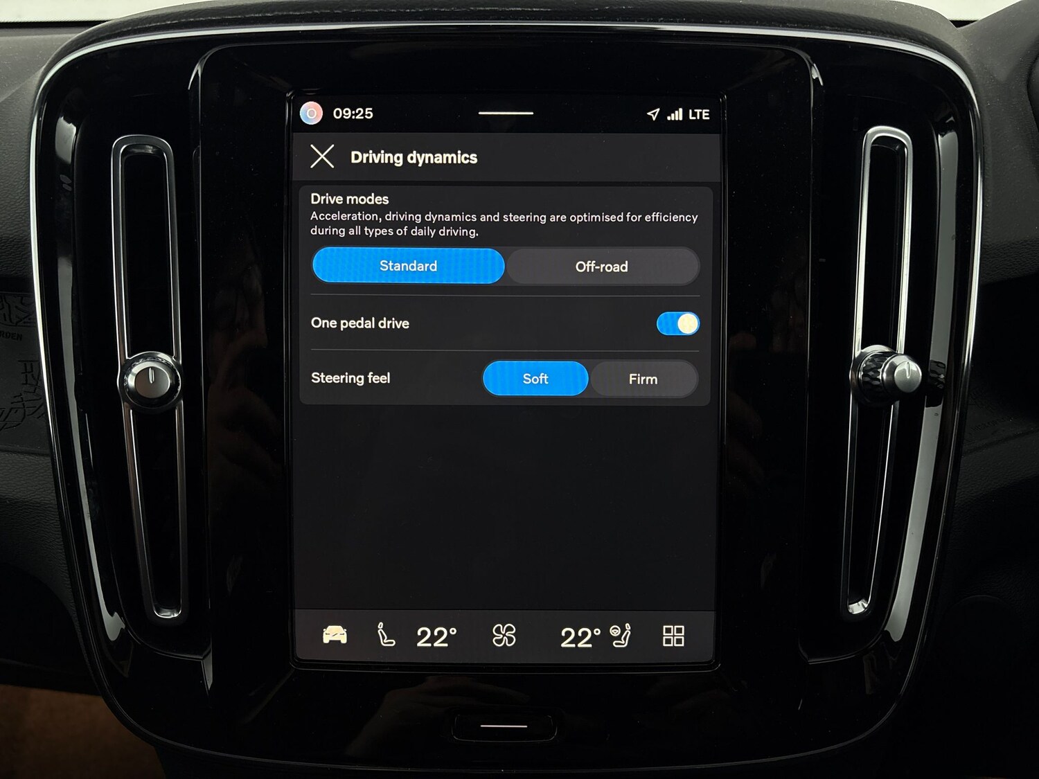 Used Volvo XC40 2023 for sale - 78178119: Photo 24