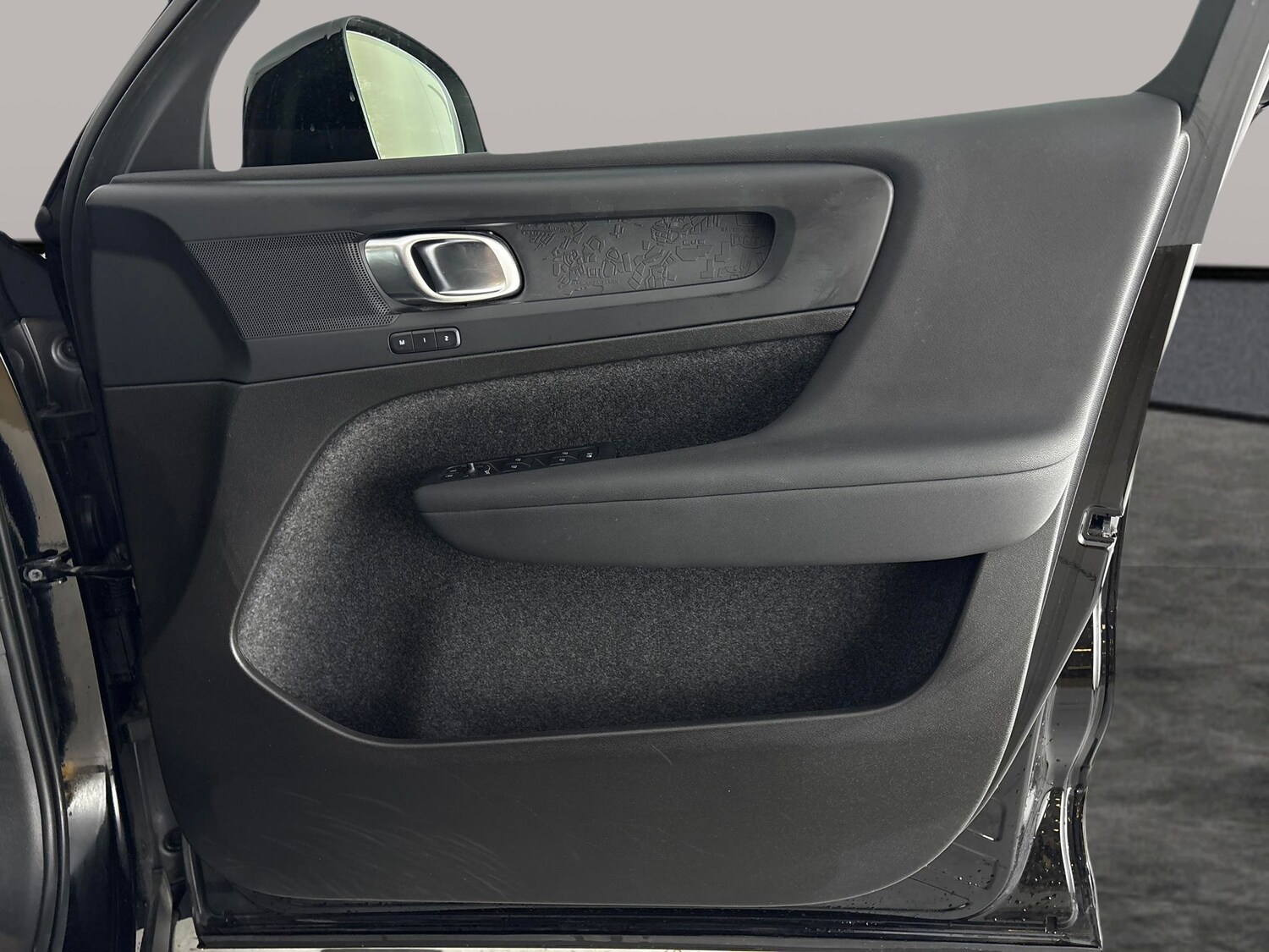 Used Volvo XC40 2023 for sale - 78178119: Photo 37