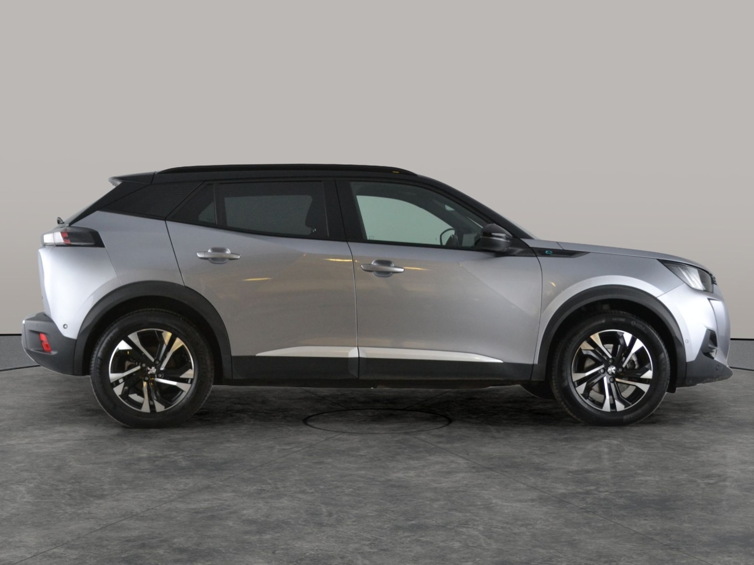 Used Peugeot E-2008 2022 for sale - 77116514: Photo 11