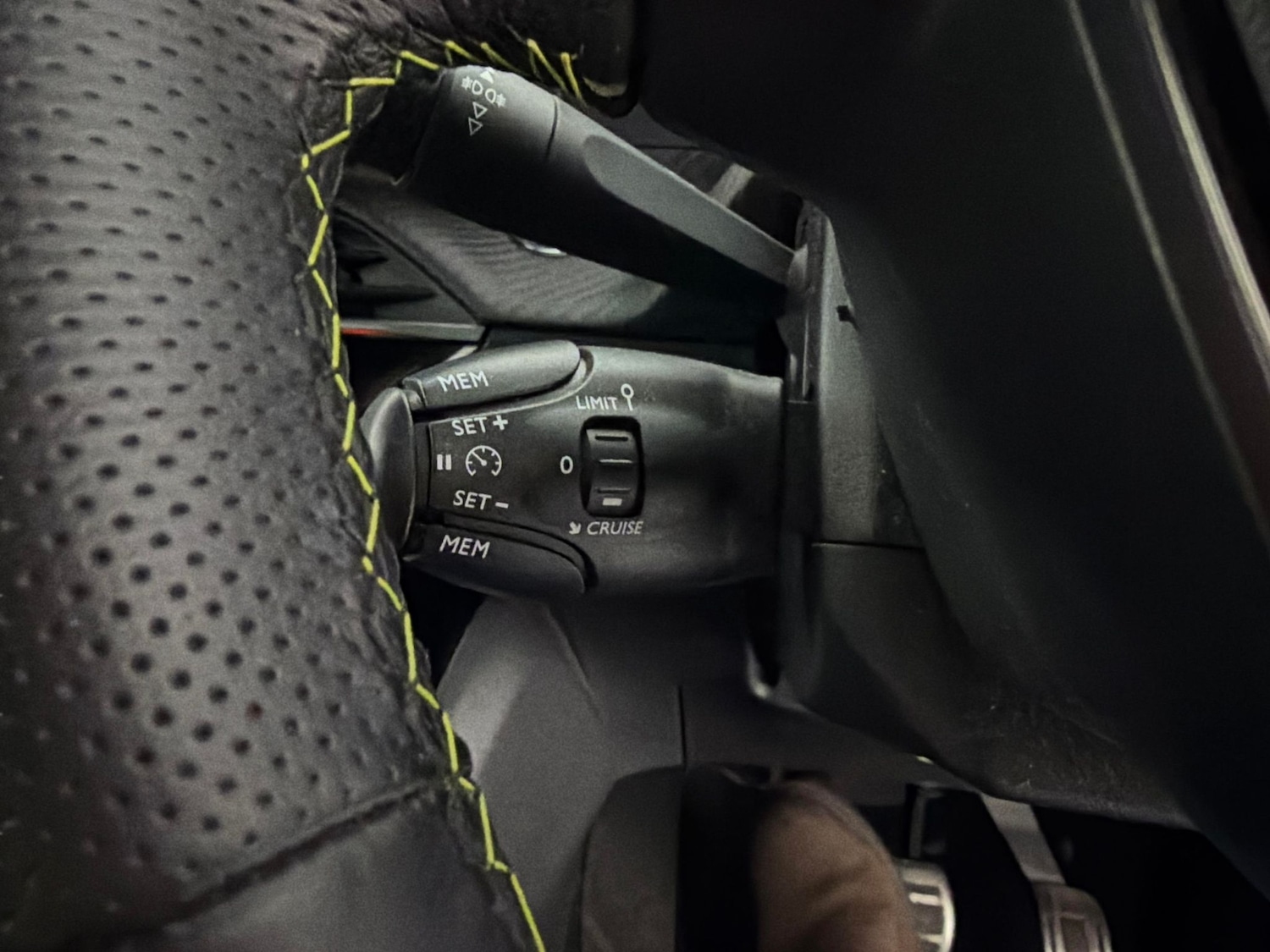 Used Peugeot E-2008 2022 for sale - 77116514: Photo 21