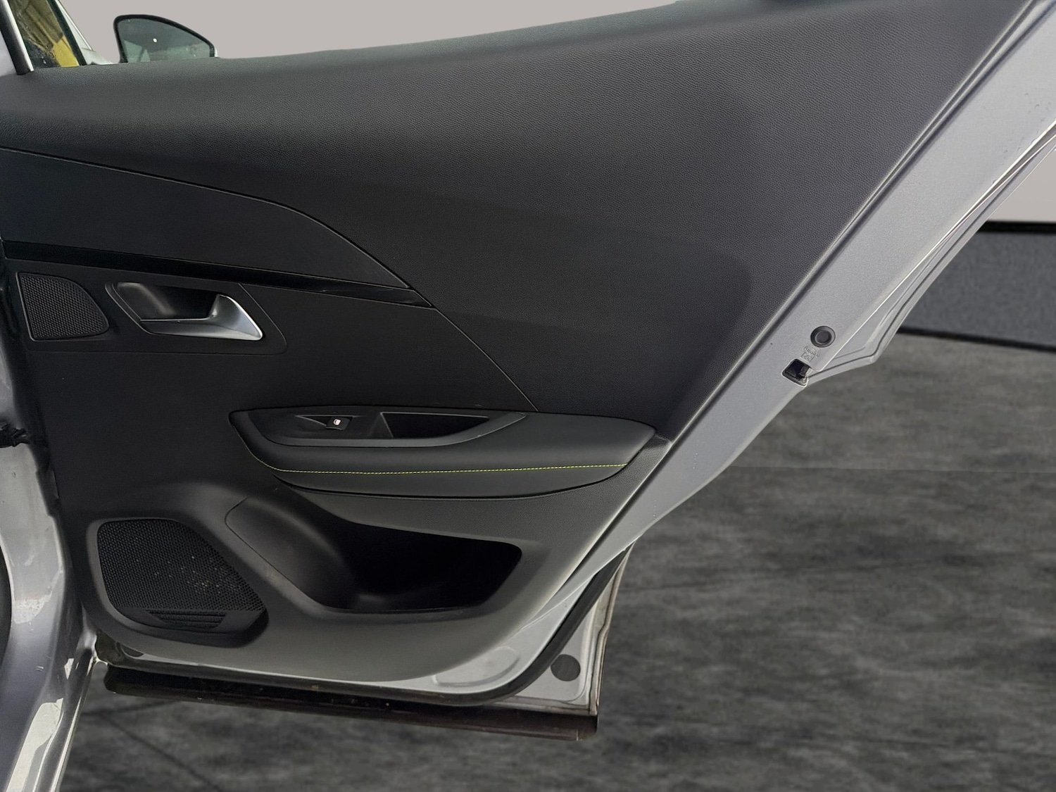 Used Peugeot E-2008 2022 for sale - 77116514: Photo 31