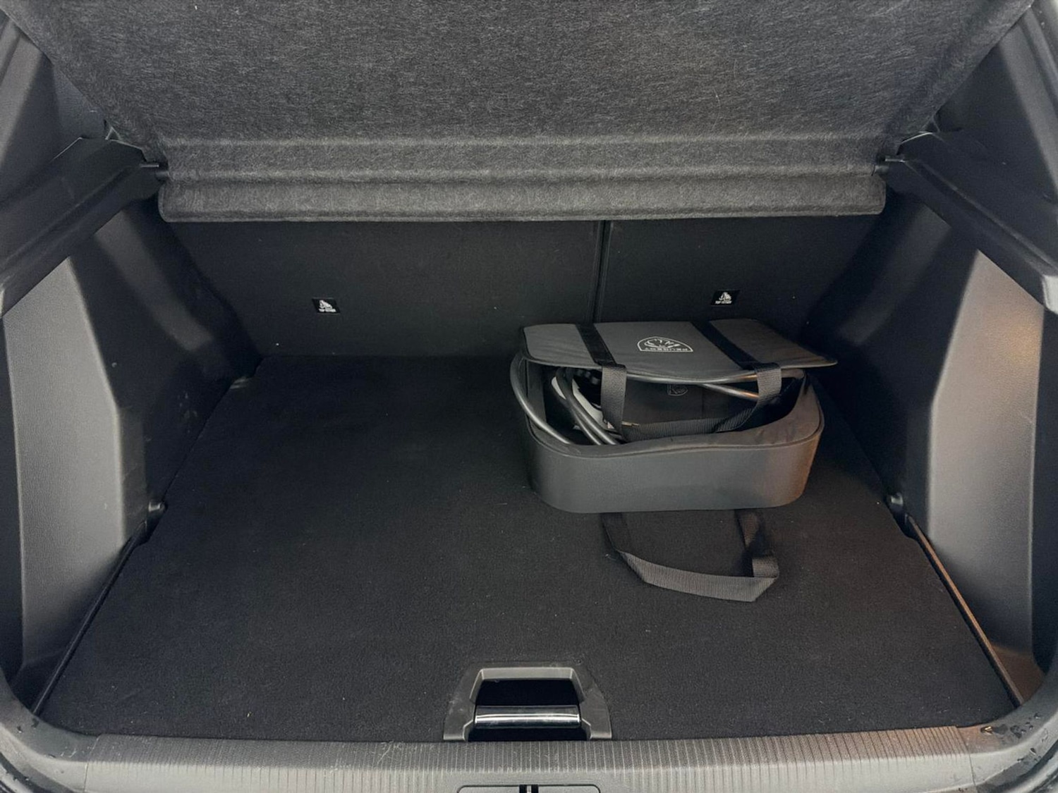 Used Peugeot E-2008 2022 for sale - 77116514: Photo 34