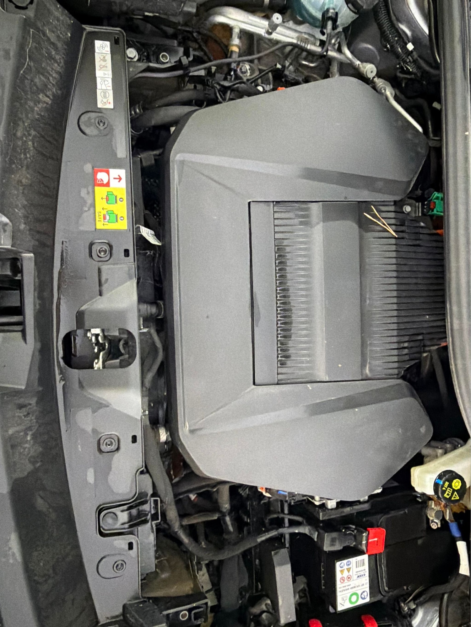 Used Peugeot E-2008 2022 for sale - 77116514: Photo 35