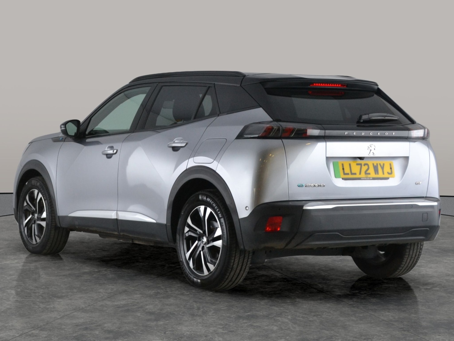 Used Peugeot E-2008 2022 for sale - 77116514: Photo 8