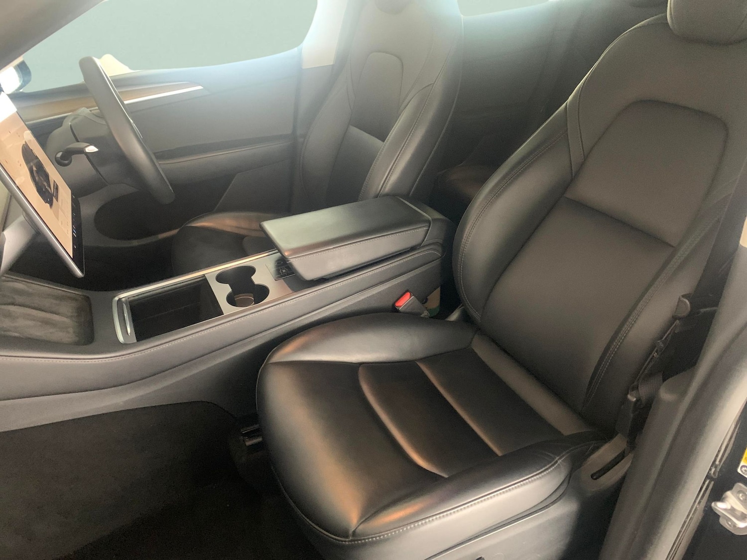 Used Tesla Model Y 2022 for sale - 76648410: Photo 4