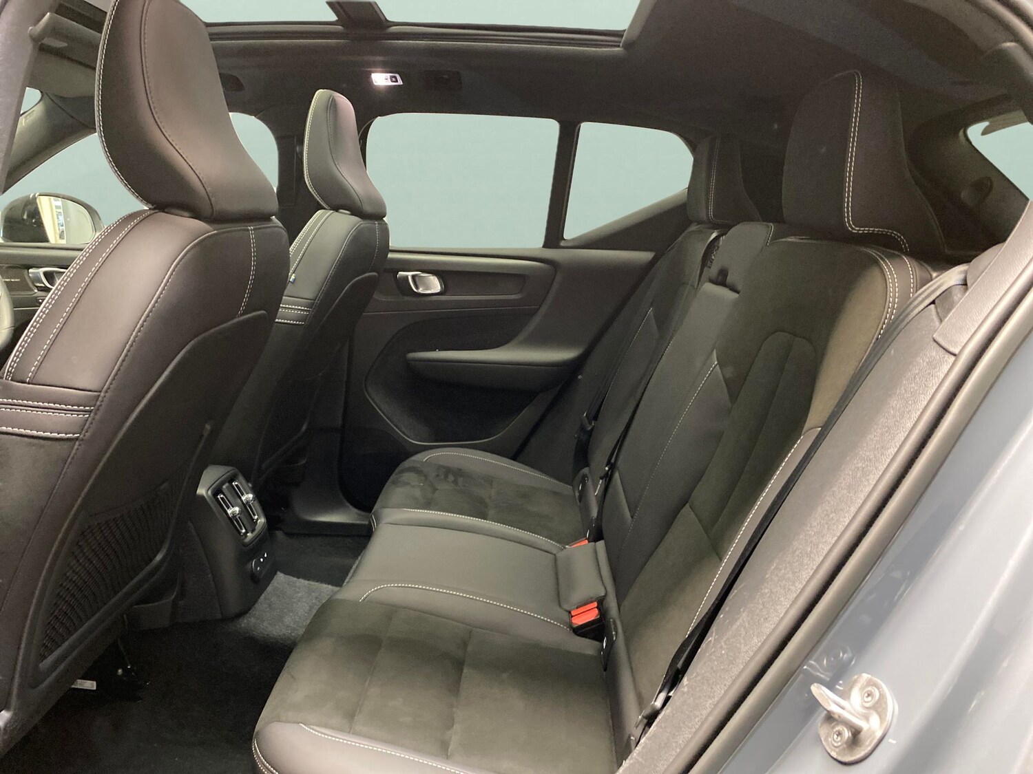 Used Volvo XC40 2023 for sale - 78015038: Photo 25