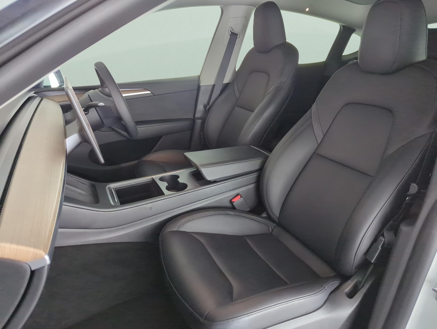 Used Tesla Model Y 2025 for sale - 78037059: Photo 7