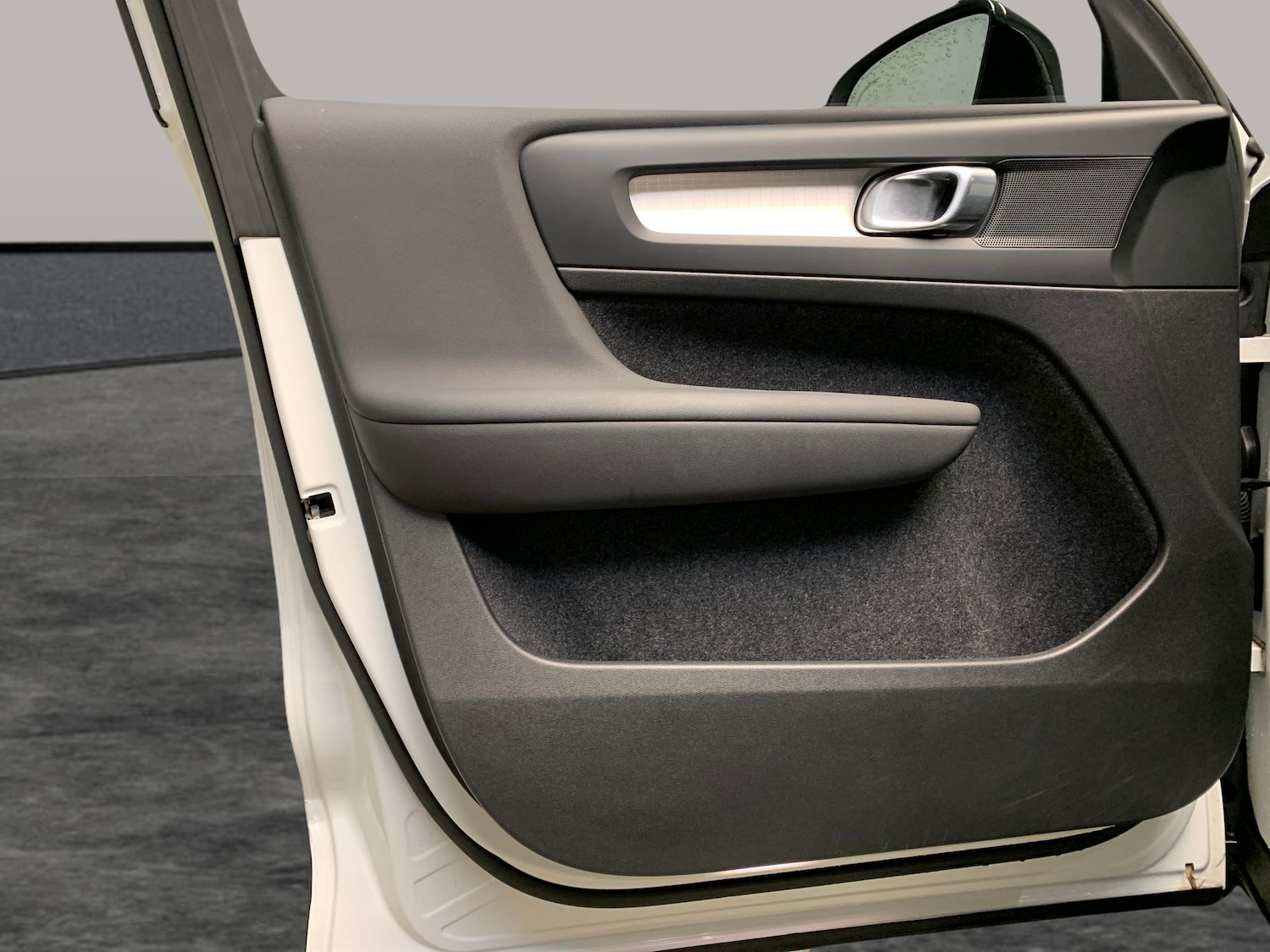 Used Volvo XC40 2023 for sale - 77448118: Photo 23