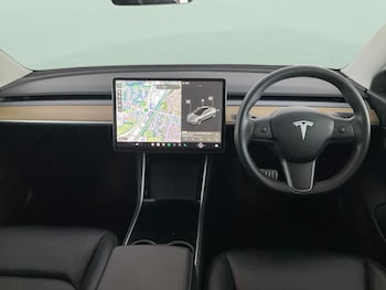 Used Tesla Model 3 2020 for sale - 76436900: Photo