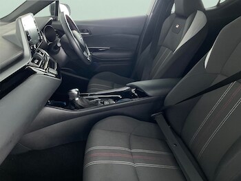 Used Toyota C-HR 2021 for sale - 77259376: Photo