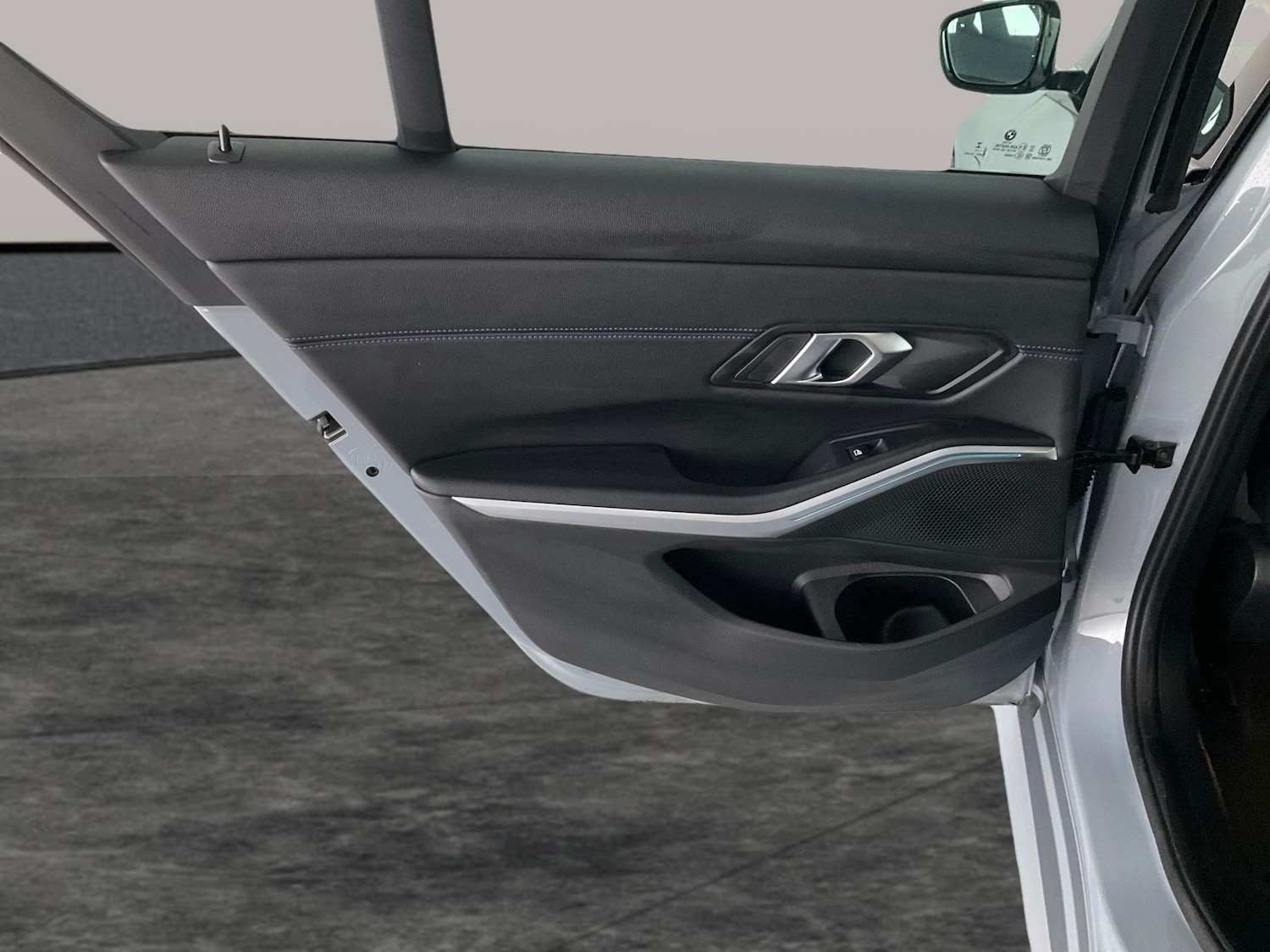 Used BMW 3 Series 2024 for sale - 76669353: Photo 28