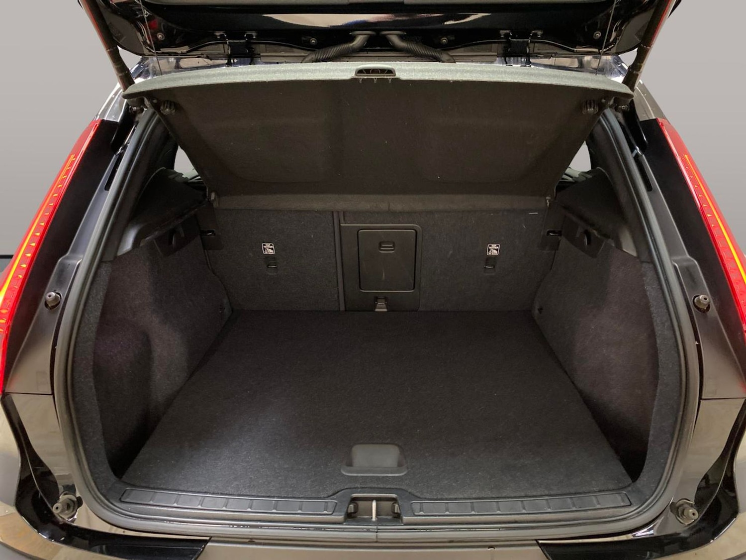 Used Volvo XC40 2022 for sale - 78207333: Photo 30