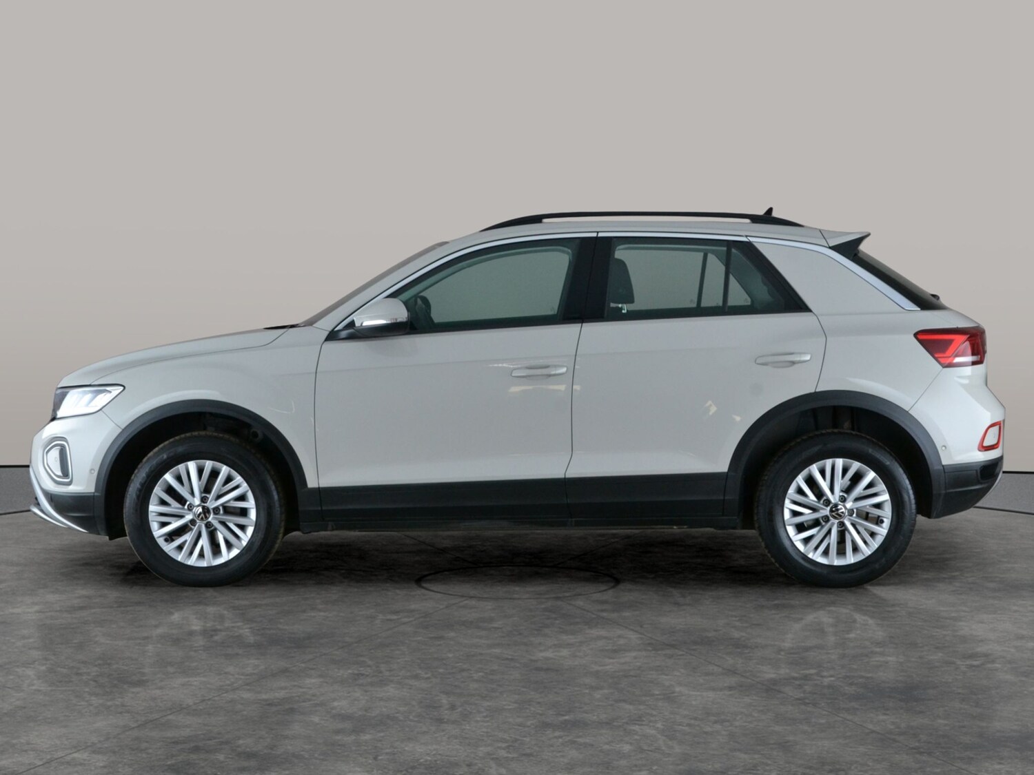 Used Volkswagen T-Roc 2023 for sale - 78142087: Photo 11