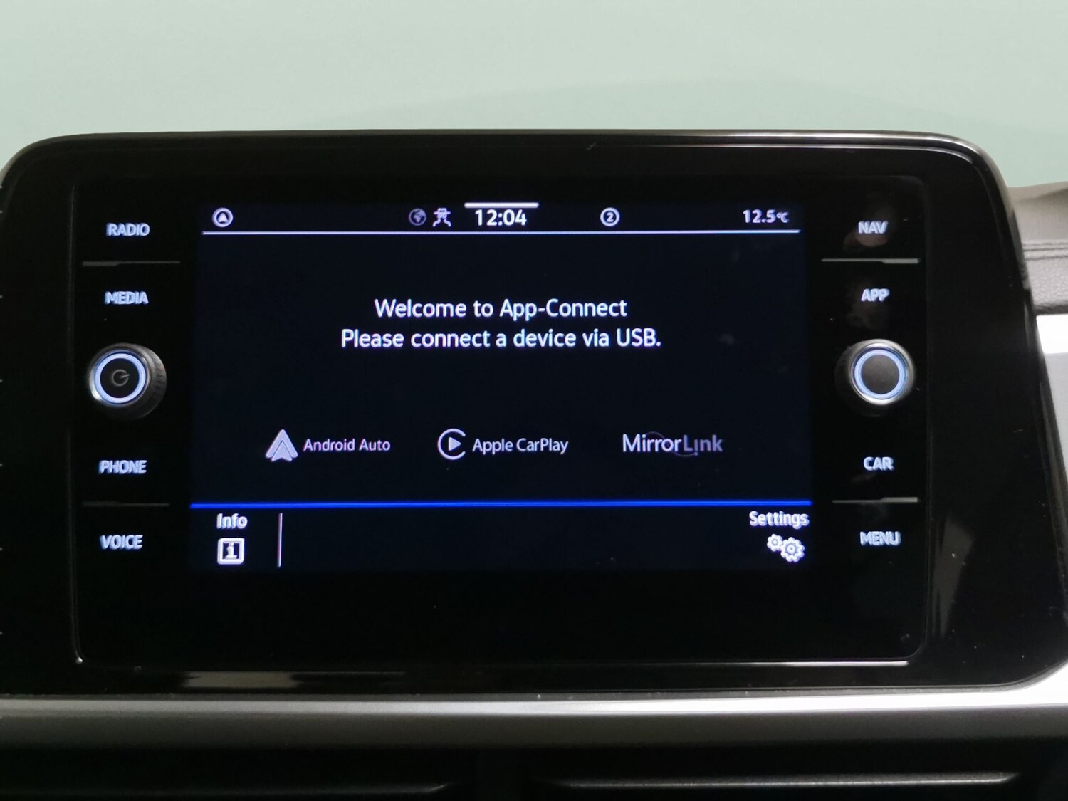 Used Volkswagen T-Roc 2023 for sale - 78142087: Photo 13