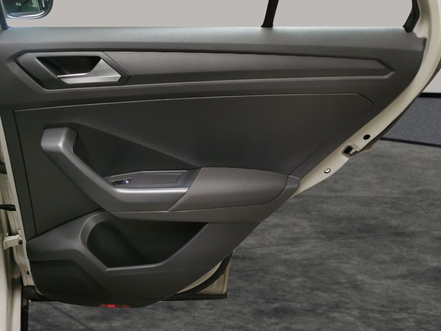 Used Volkswagen T-Roc 2023 for sale - 78142087: Photo 27