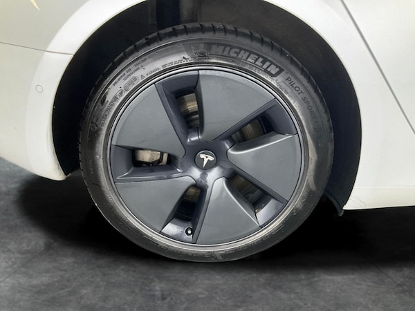 Used Tesla Model 3 2021 for sale - 76285996: Photo 37