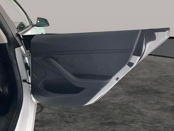 Used Tesla Model 3 2021 for sale - 76285996: Photo 43
