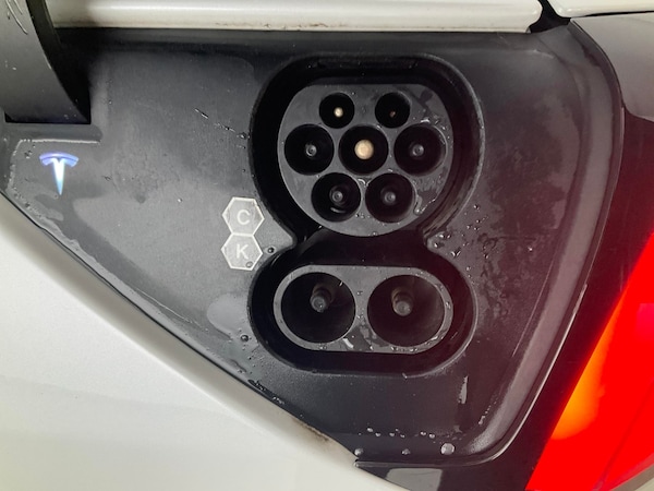 Used Tesla Model 3 2021 for sale - 76285996: Photo 44