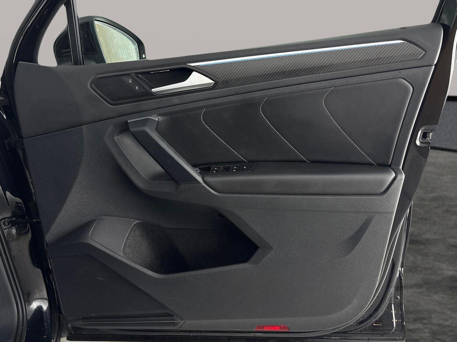 Used Volkswagen Tiguan 2023 for sale - 77902095: Photo 31