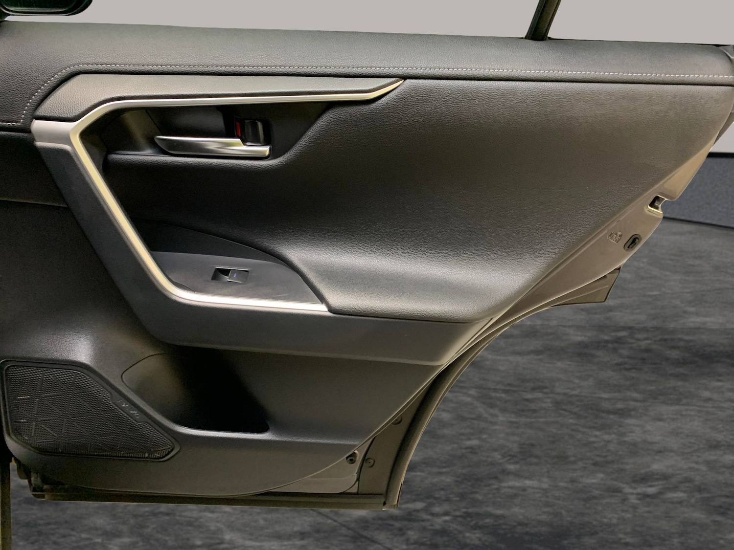 Used Toyota RAV4 2022 for sale - 77116570: Photo 29