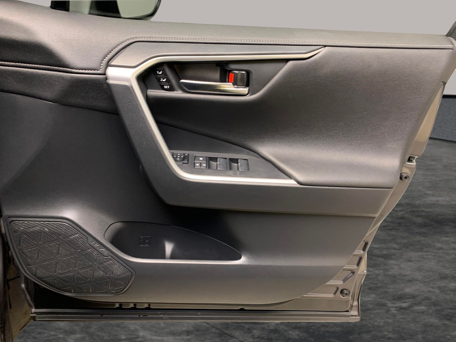 Used Toyota RAV4 2022 for sale - 77116570: Photo 30