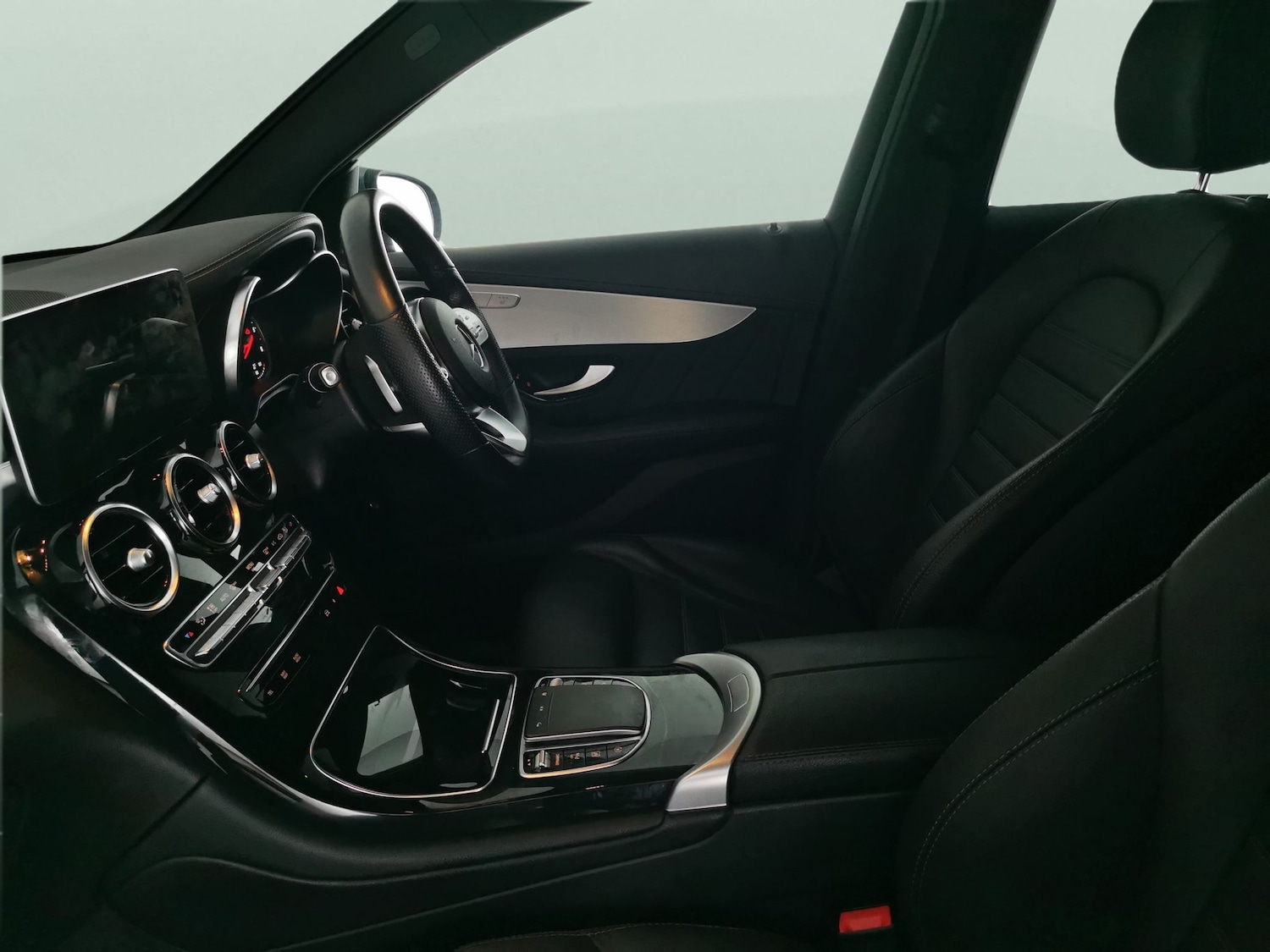 Used Mercedes-Benz GLC 2022 for sale - 77003120: Photo 4