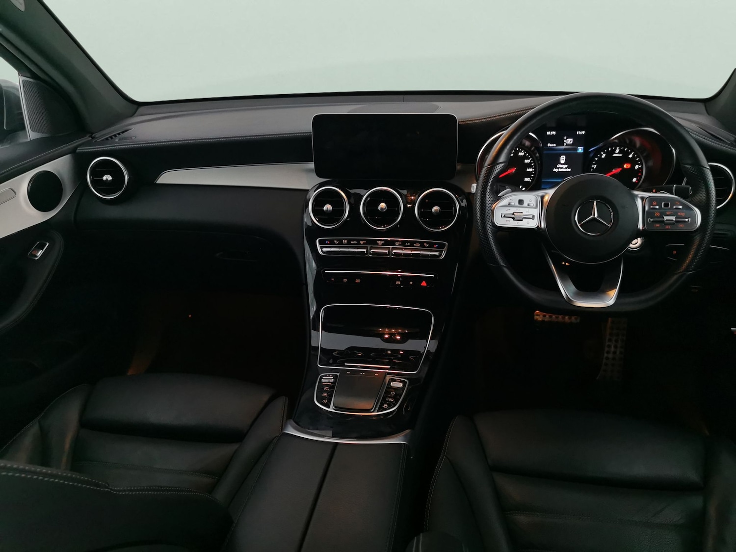 Used Mercedes-Benz GLC 2022 for sale - 77003120: Photo 8