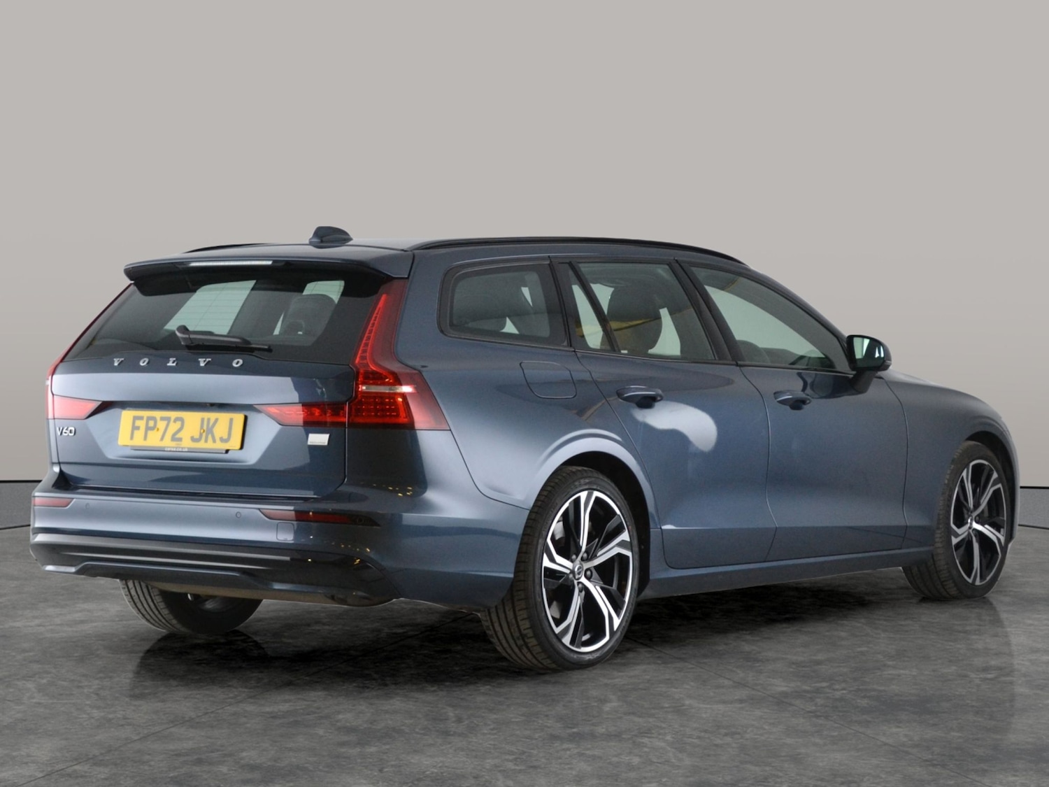 Used Volvo V60 2022 for sale - 77094412: Photo 11