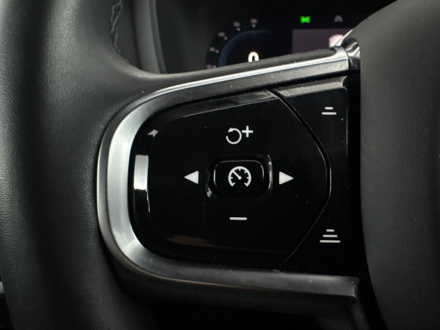 Used Volvo V60 2022 for sale - 77094412: Photo 16