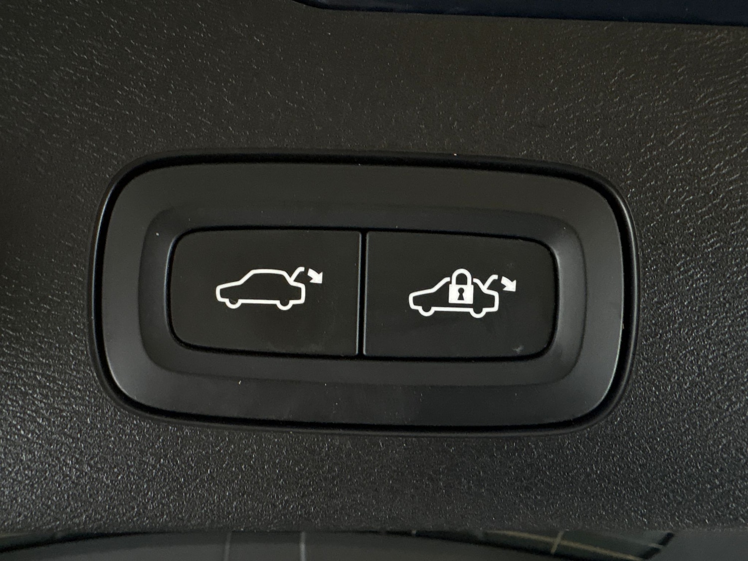 Used Volvo V60 2022 for sale - 77094412: Photo 28