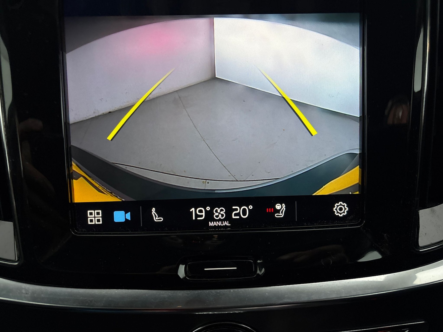 Used Volvo V60 2022 for sale - 77094412: Photo 5