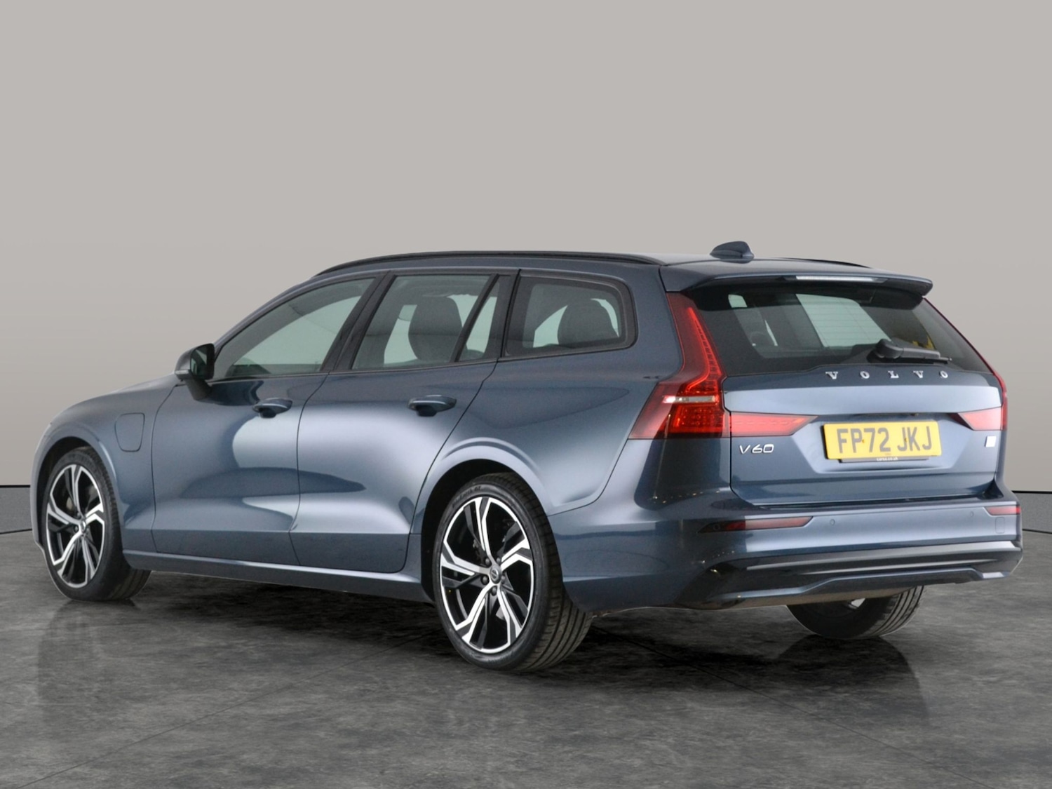 Used Volvo V60 2022 for sale - 77094412: Photo 9