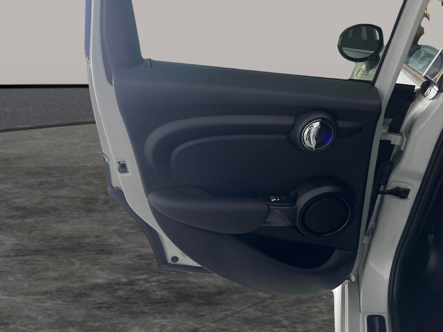 Used MINI Hatch 2019 for sale - 76669377: Photo 23