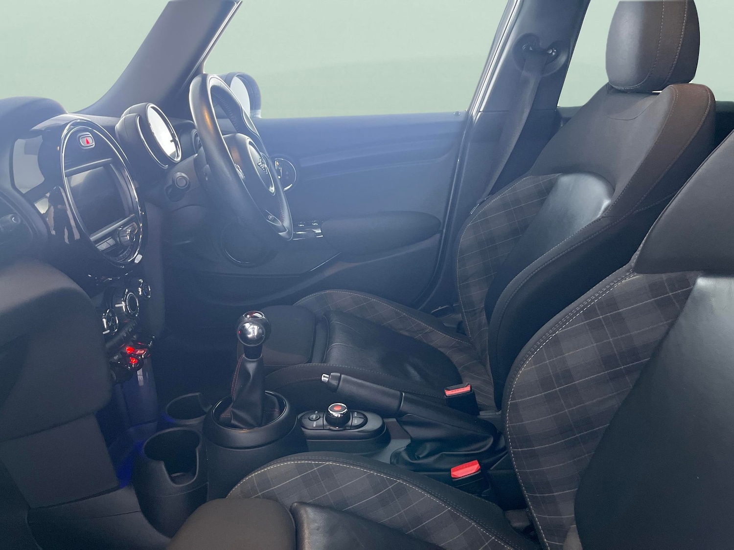 Used MINI Hatch 2019 for sale - 76669377: Photo 4