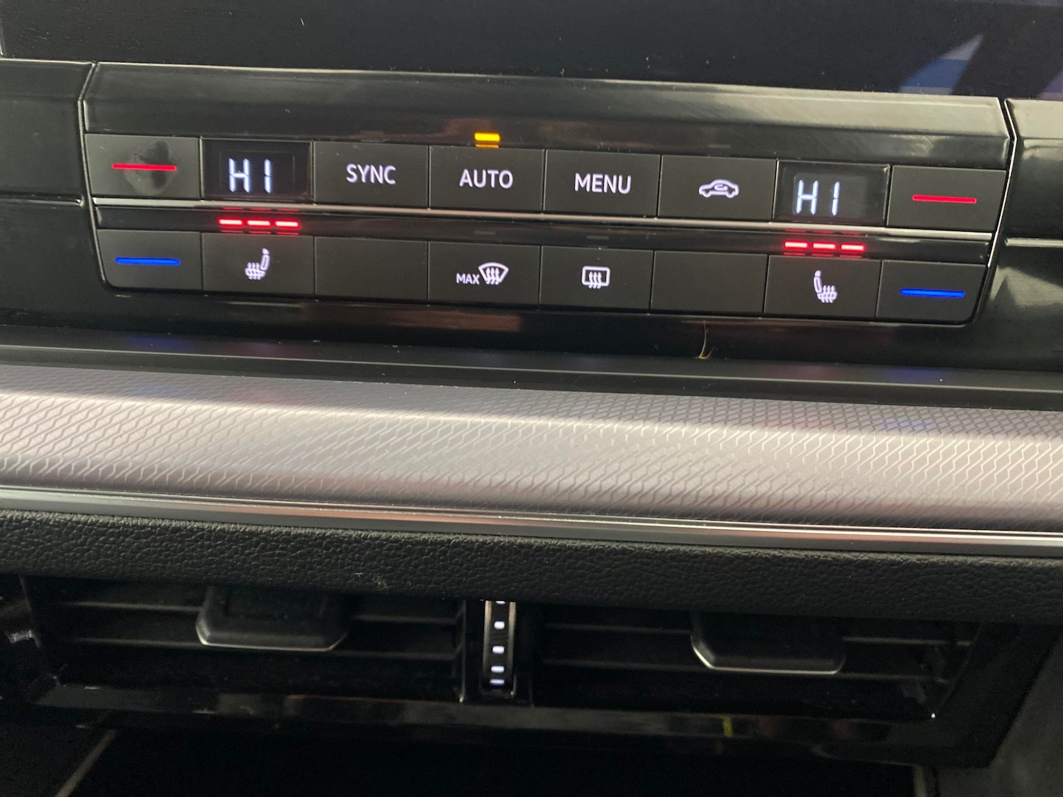 Used Volkswagen Touareg 2022 for sale - 77648503: Photo 17