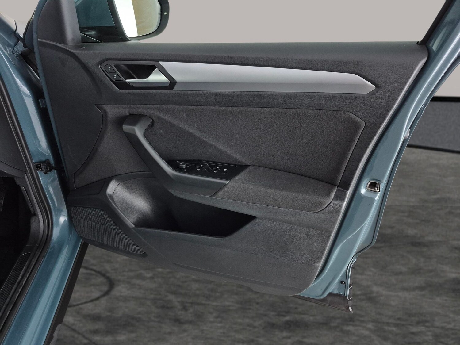 Used Volkswagen T-Roc 2023 for sale - 77814978: Photo 27