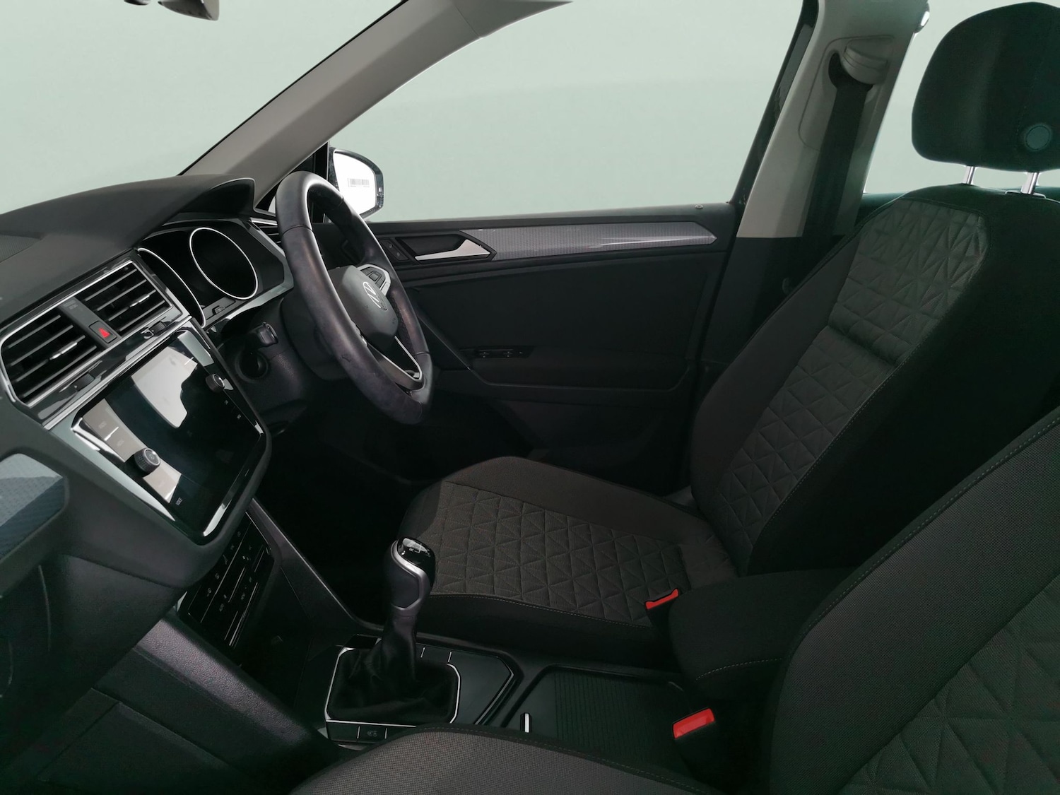 Used Volkswagen Tiguan 2022 for sale - 77240602: Photo 4