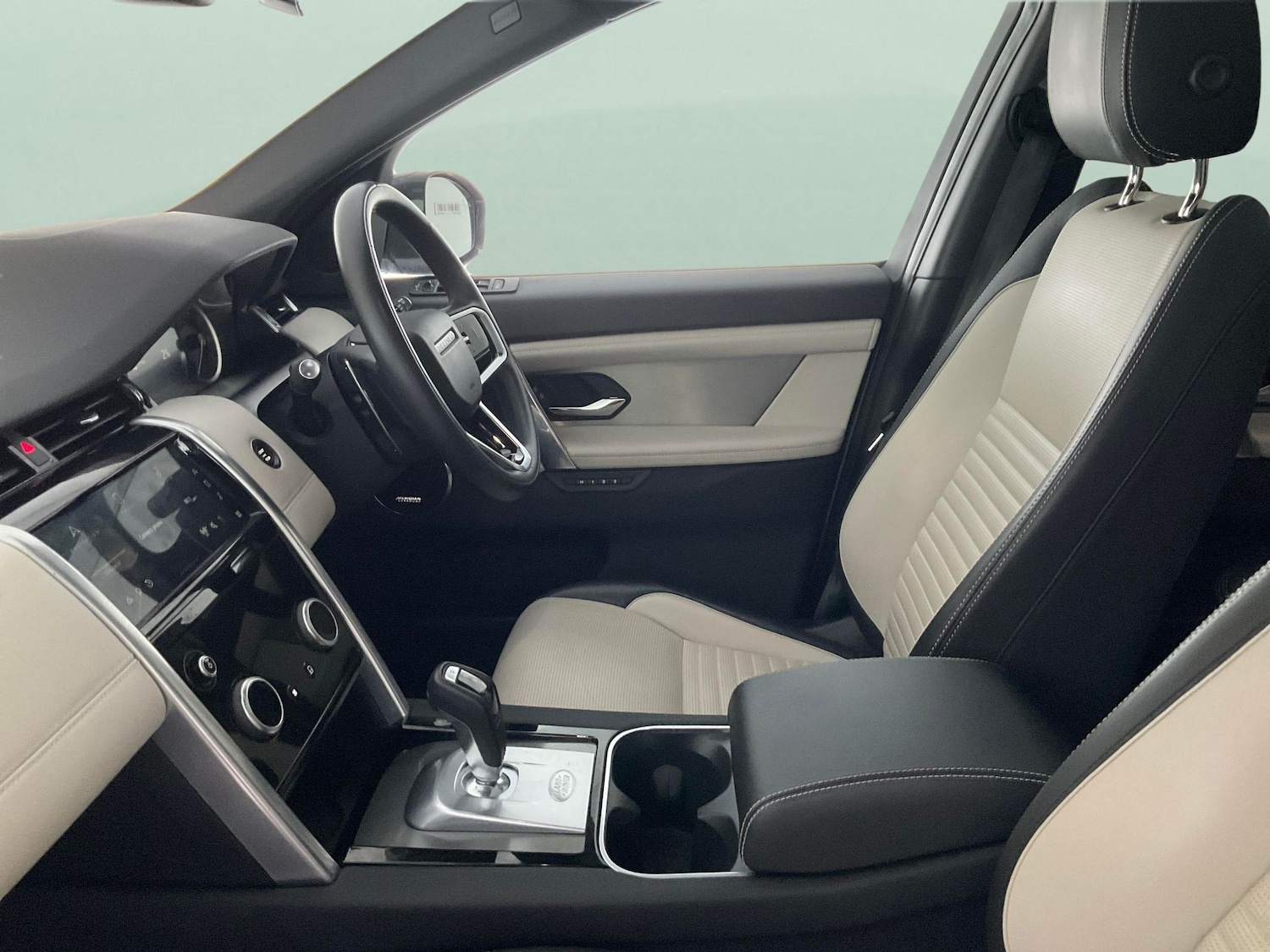 Used Land Rover Discovery Sport 2022 for sale - 76653050: Photo 4