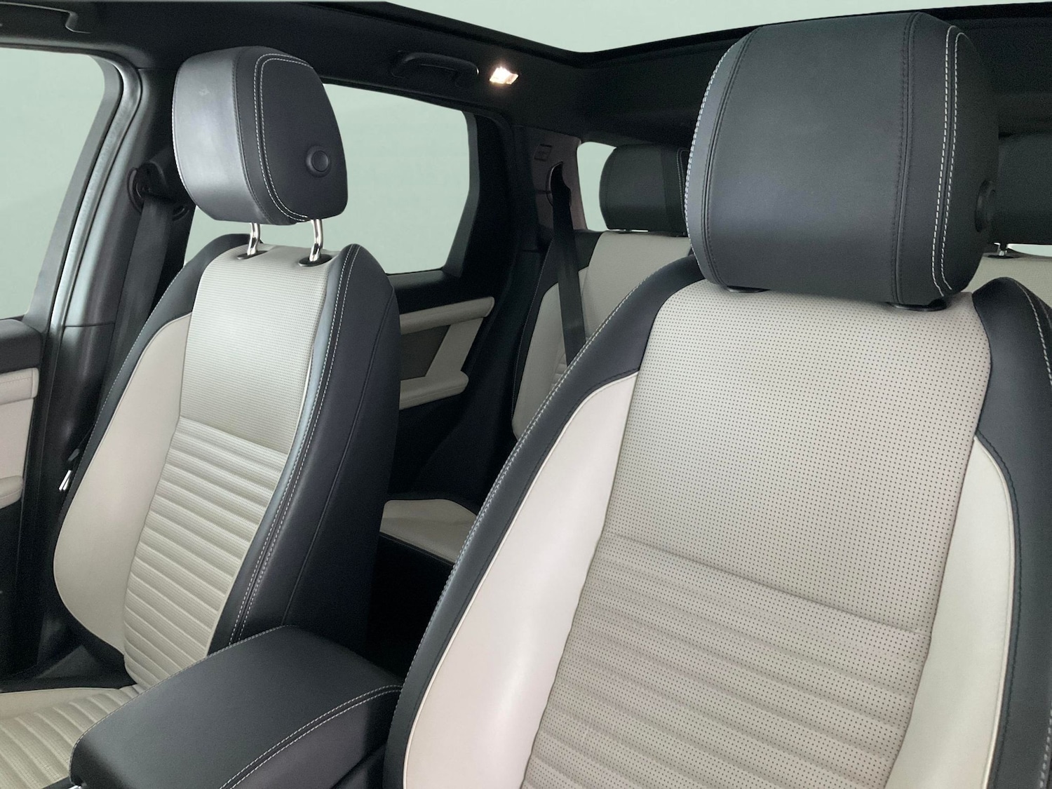 Used Land Rover Discovery Sport 2022 for sale - 76653050: Photo 7