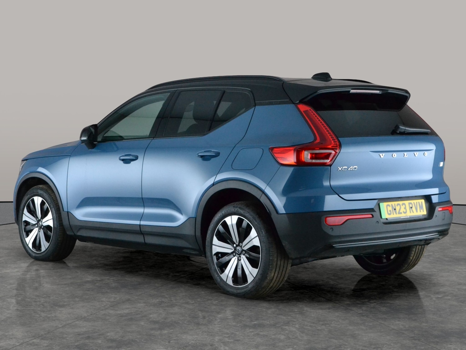 Used Volvo XC40 2023 for sale - 77942583: Photo 10