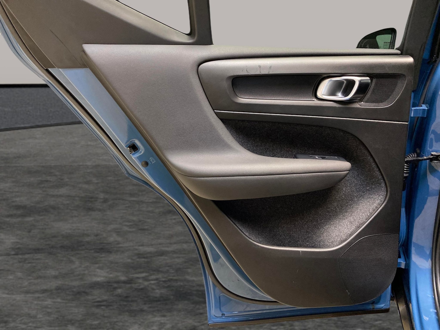 Used Volvo XC40 2023 for sale - 77942583: Photo 25