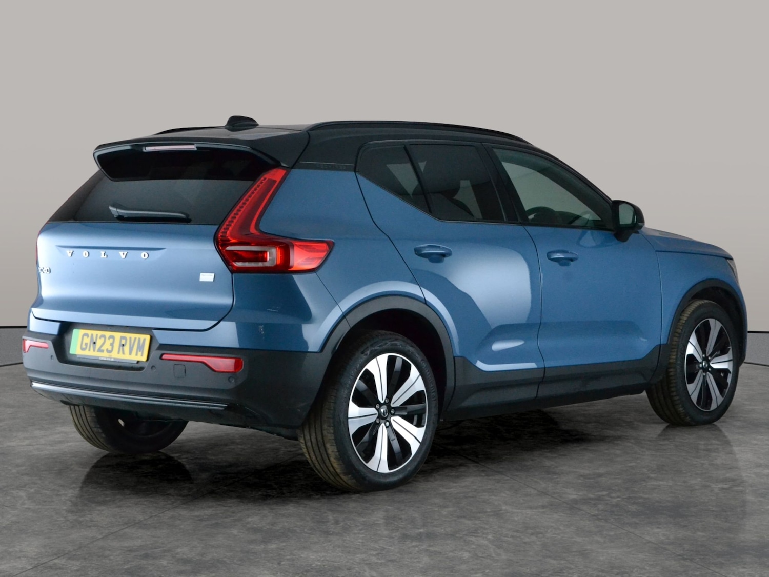 Used Volvo XC40 2023 for sale - 77942583: Photo 8