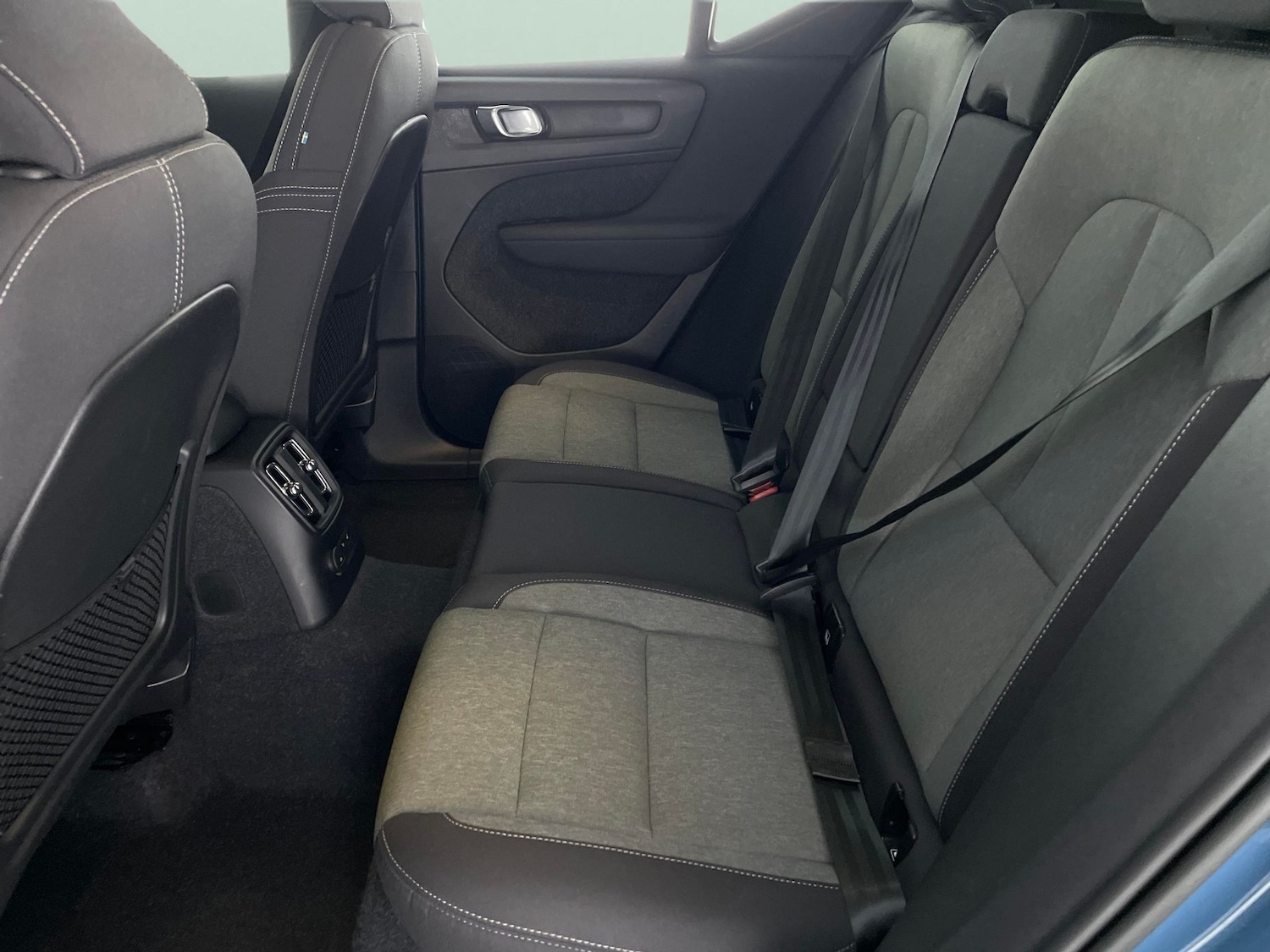 Used Volvo XC40 2023 for sale - 77591192: Photo 33