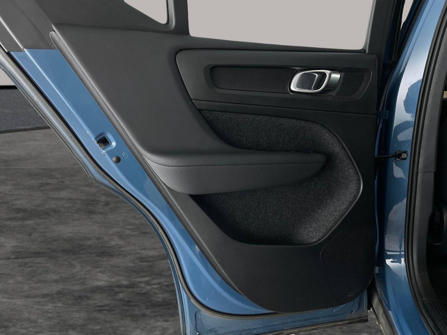 Used Volvo XC40 2023 for sale - 77591192: Photo 35